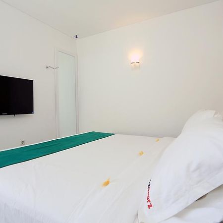 Reddoorz Near Pantai Jerman Ξενοδοχείο Kuta Lombok Εξωτερικό φωτογραφία
