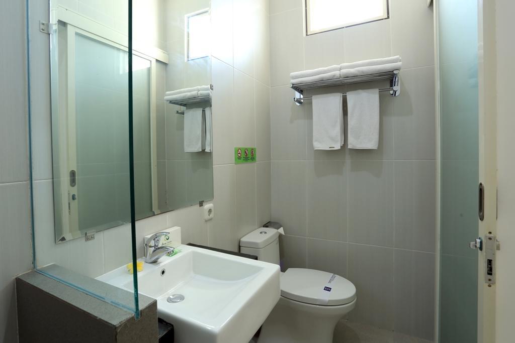 Reddoorz Near Pantai Jerman Ξενοδοχείο Kuta Lombok Εξωτερικό φωτογραφία