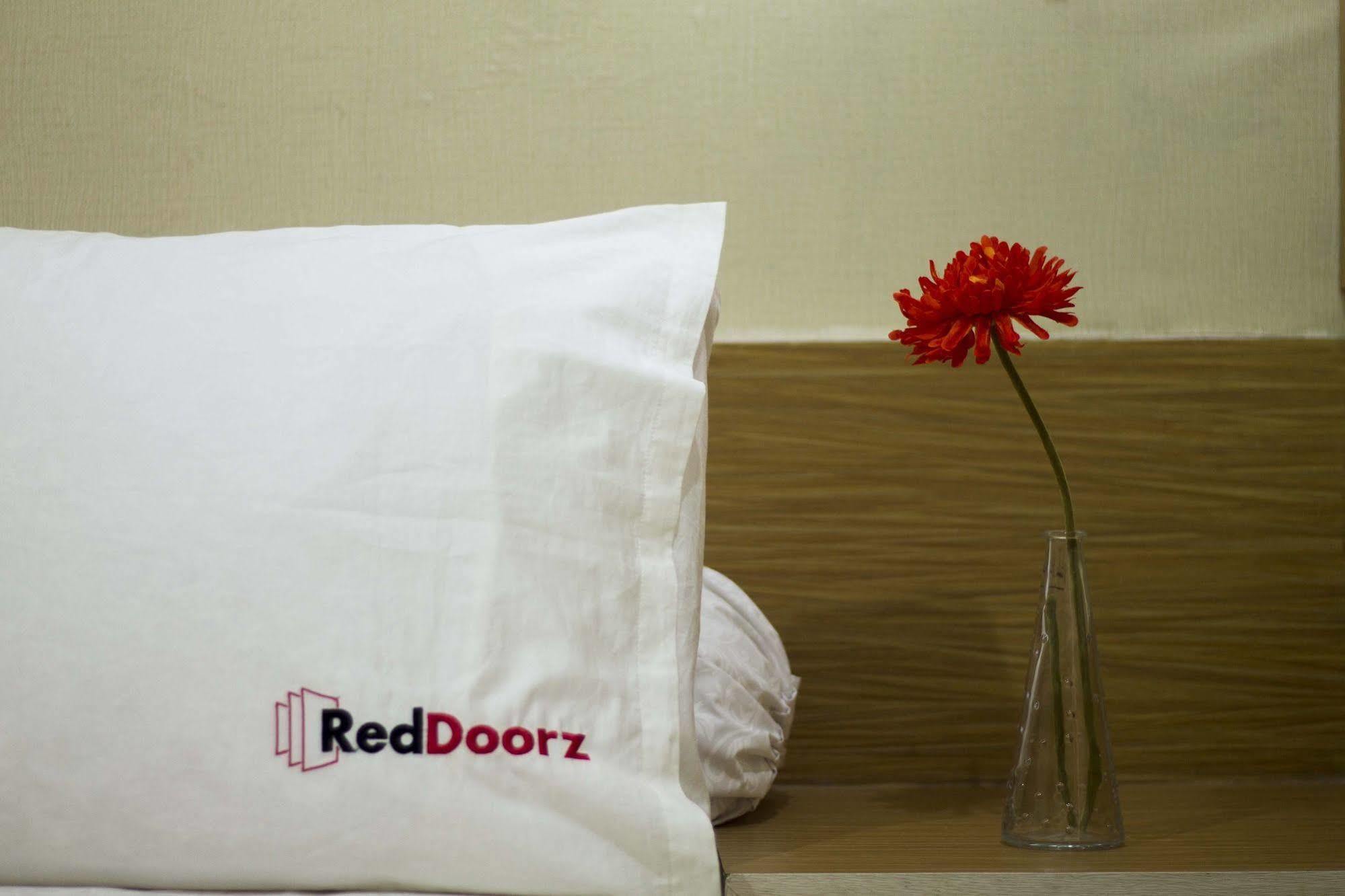 Reddoorz Near Pantai Jerman Ξενοδοχείο Kuta Lombok Εξωτερικό φωτογραφία